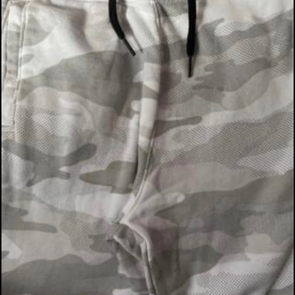 New Boys light grey camp shorts size 13/14 - Picture 2 of 4